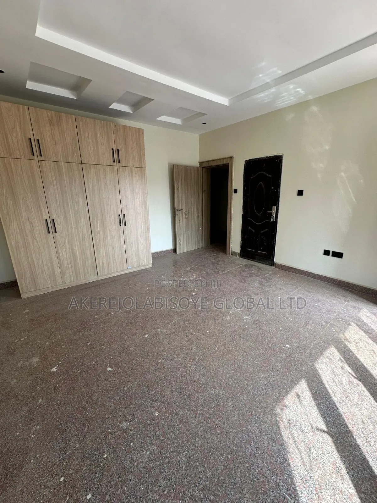 4bdrm Duplex in Close To Whyte for rent in Life Camp
