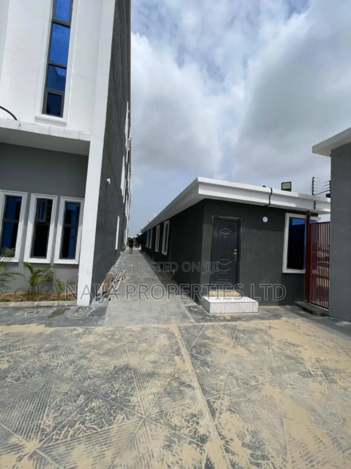 4bdrm Townhouse / Terrace in Chisco-Ikate, Lekki for rent in Lekki