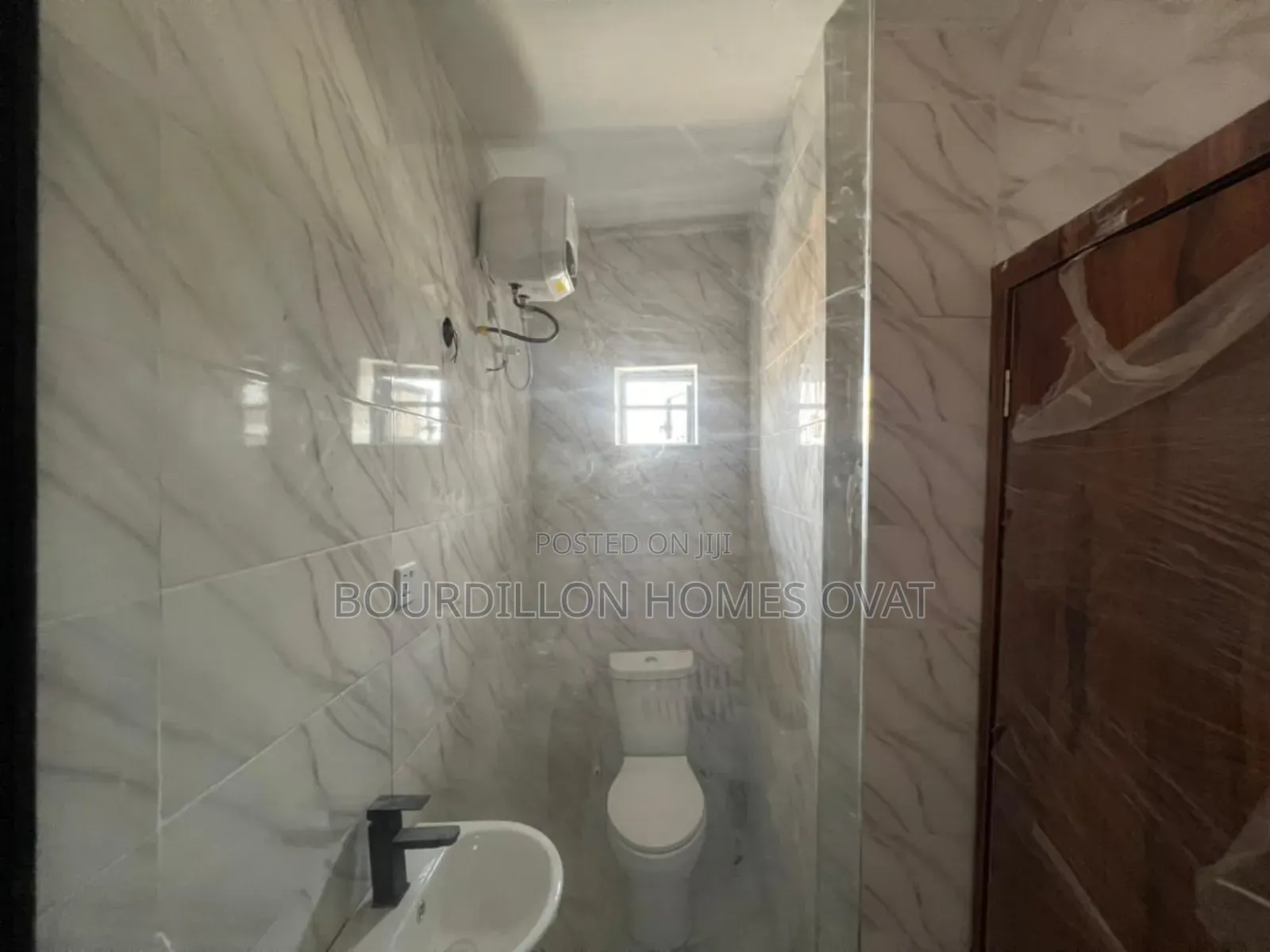 3bdrm Apartment in Ikota Villa Estate for sale in Ikota
