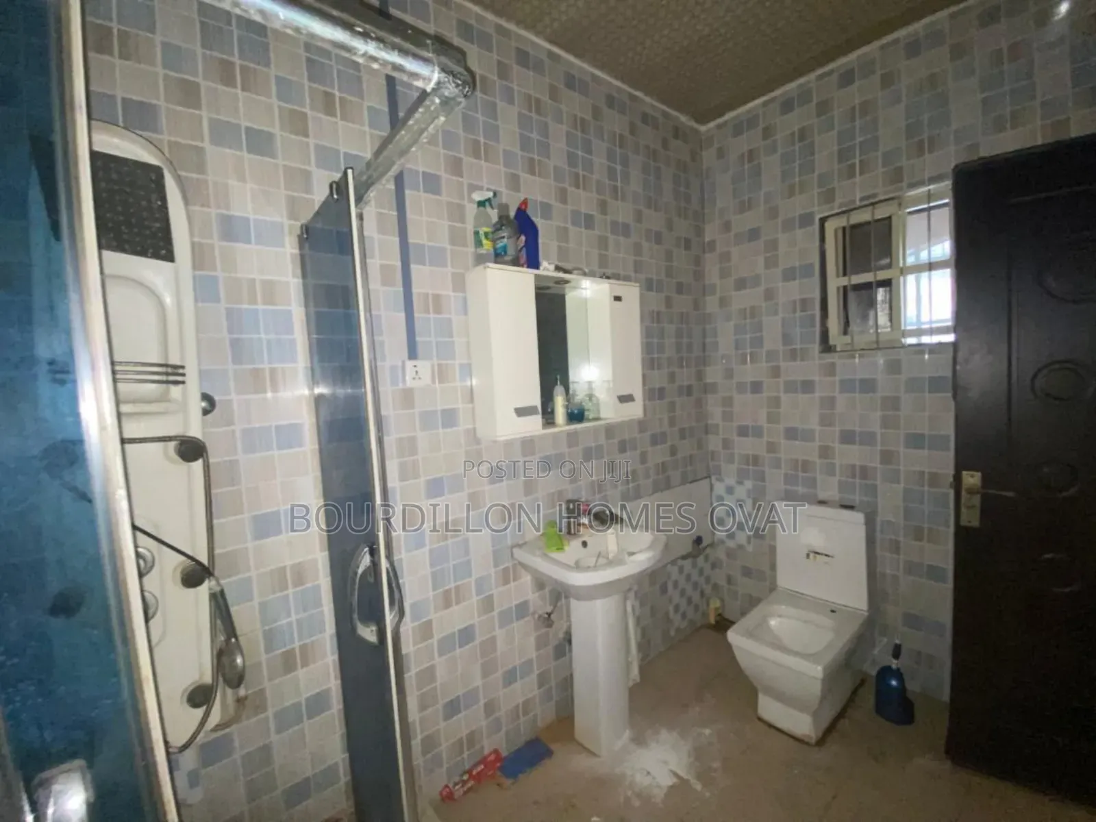 4bdrm Duplex in Ikota Villa Estate for rent in Ikota