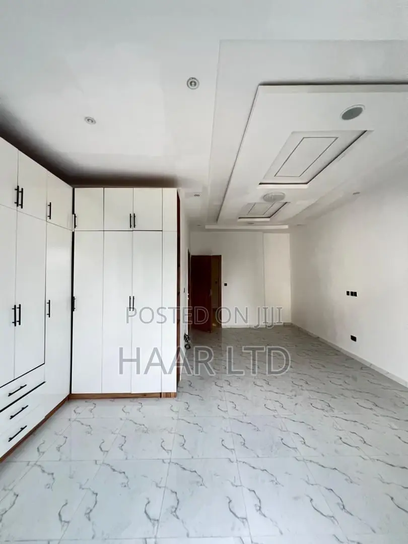 4bdrm Duplex in Abraham Adesanya Estate for sale in Abraham Adesanya Estate