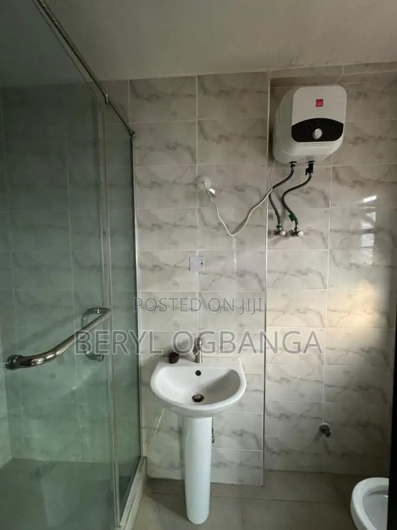 4bdrm Duplex in Ikota for rent in Ikota