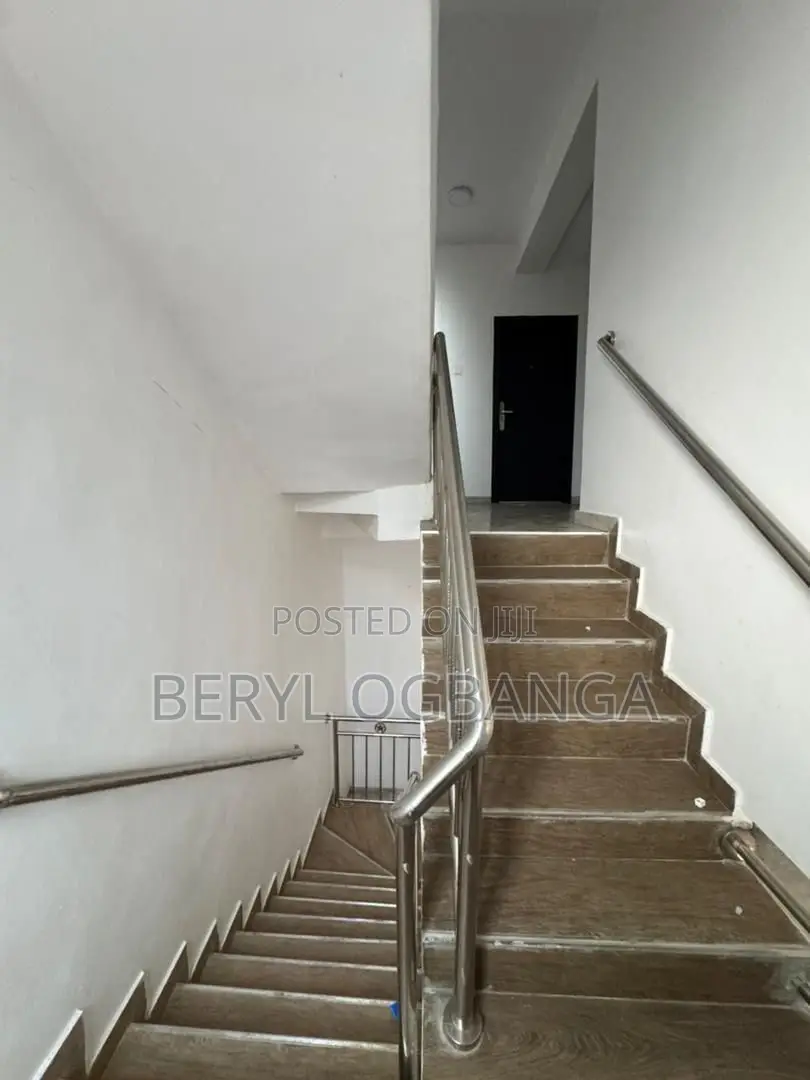 4bdrm Duplex in Ikota for rent in Ikota