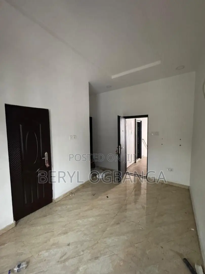 4bdrm Duplex in Ikota for rent in Ikota