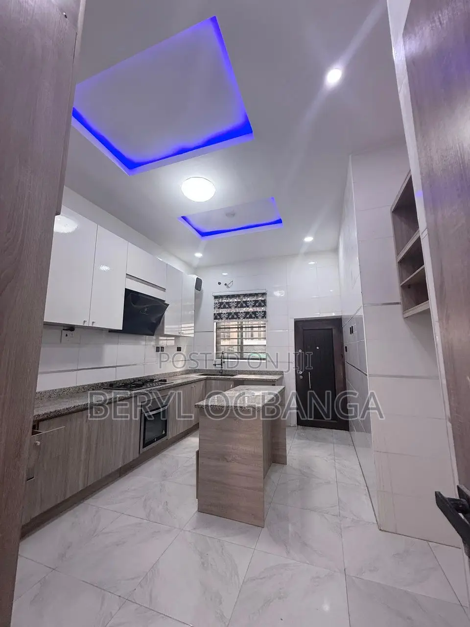 4bdrm Duplex in Ikota for rent in Ikota