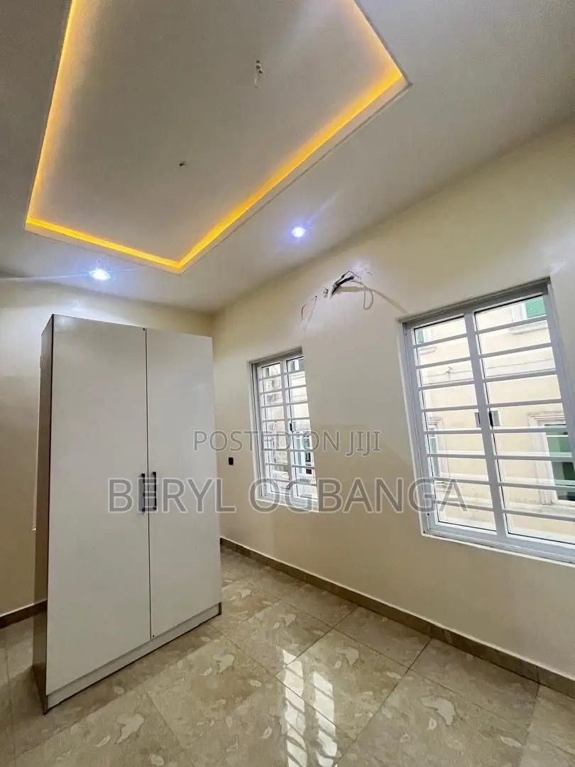 5bdrm Duplex in Ikota for rent in Ikota