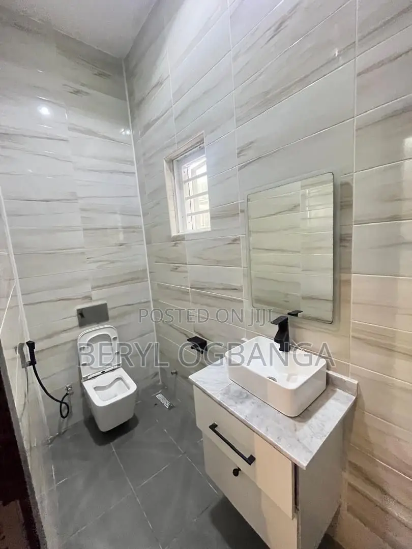 5bdrm Duplex in Ikota for rent in Ikota