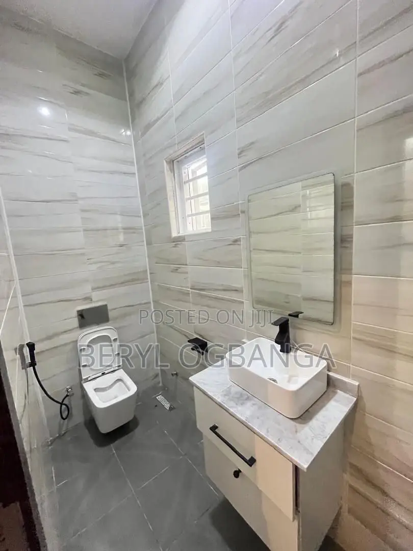 5bdrm Duplex in Ikota for rent in Ikota