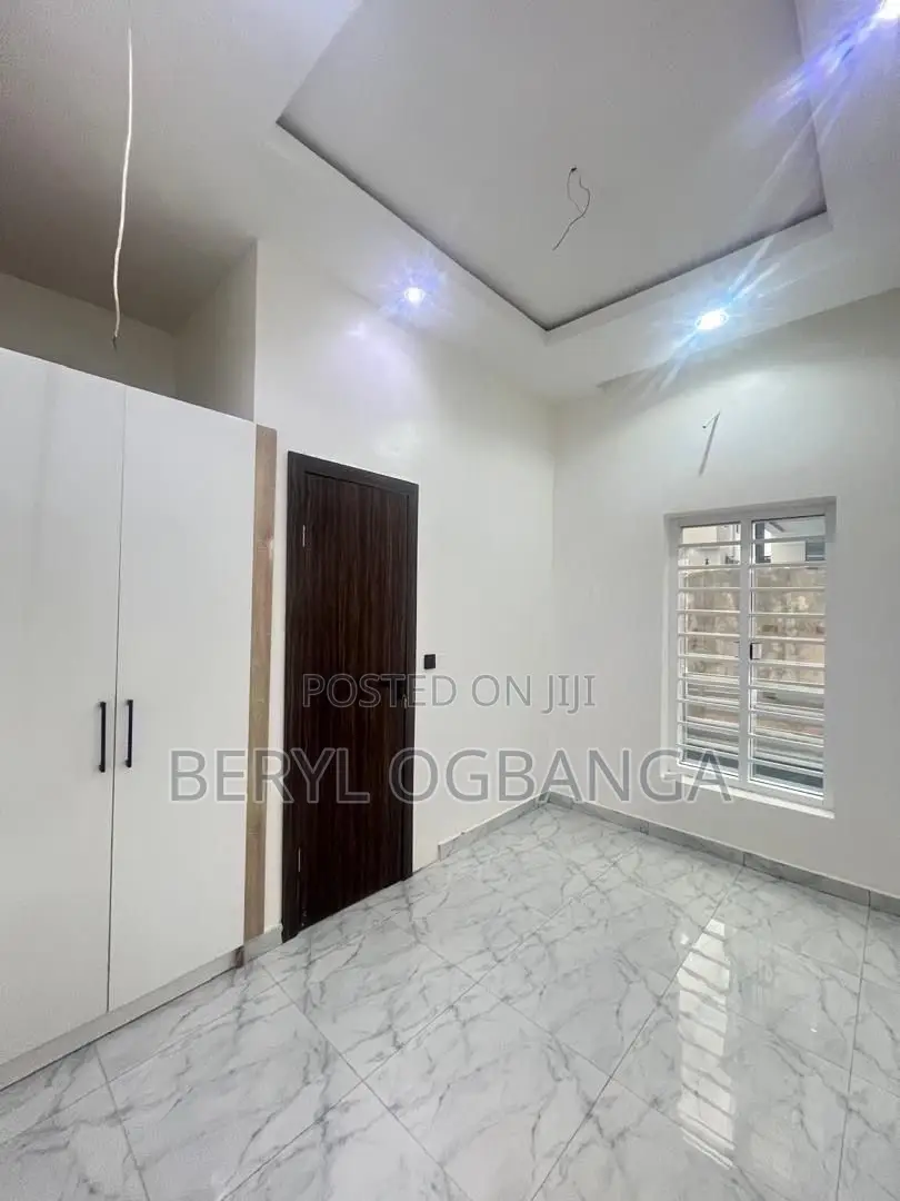 5bdrm Duplex in Ikota for rent in Ikota