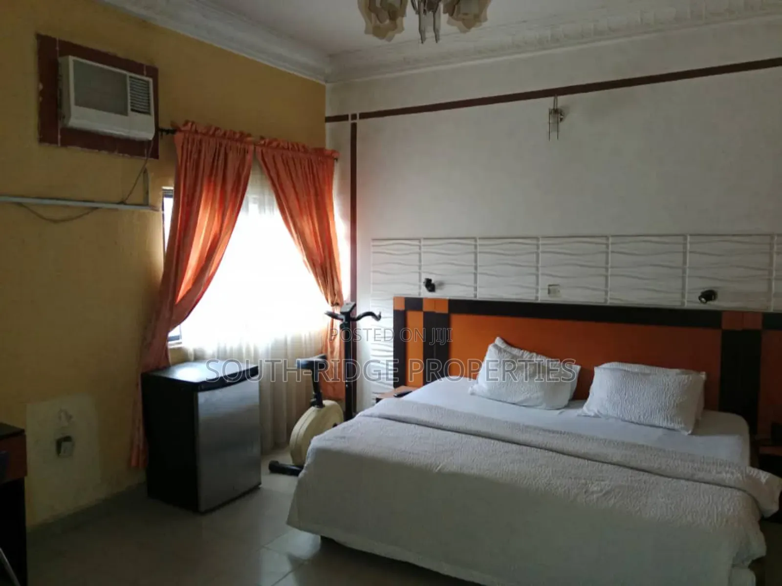 An Expandable Superbly Located 30-Room Hotel in Area 11