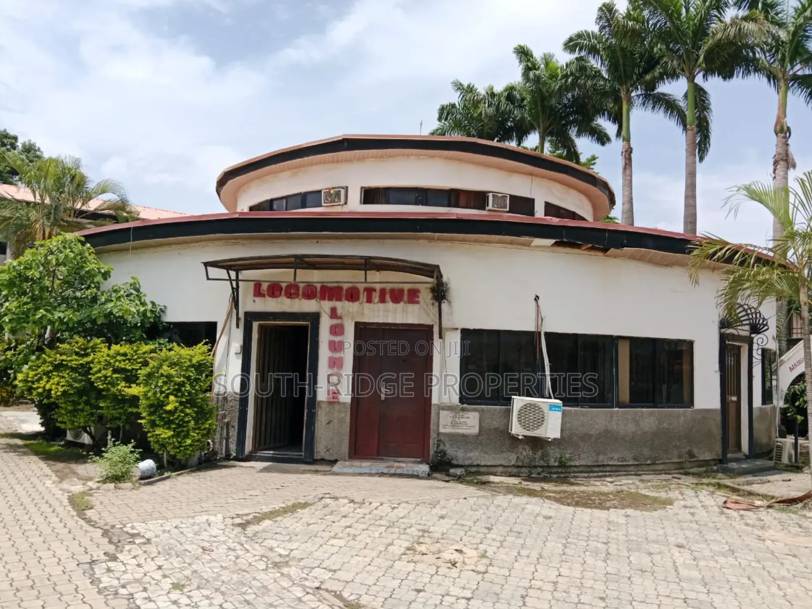 An Expandable Superbly Located 30-Room Hotel in Area 11