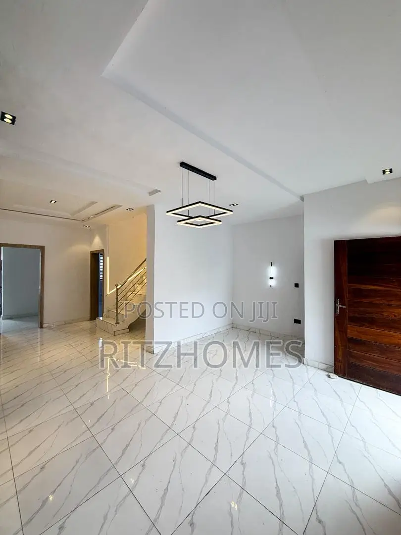 3bdrm Duplex in Off Lekki-Epe Expressway for sale in Off Lekki-Epe Expressway