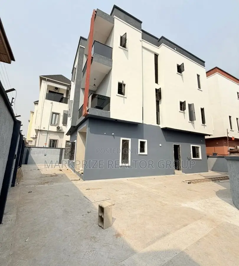 5bdrm Duplex in Magodo Gra Phase 1 for sale in Magodo