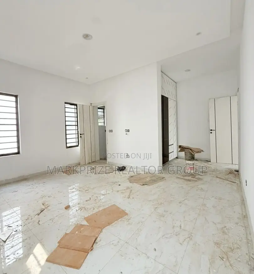 5bdrm Duplex in Magodo Gra Phase 1 for sale in Magodo