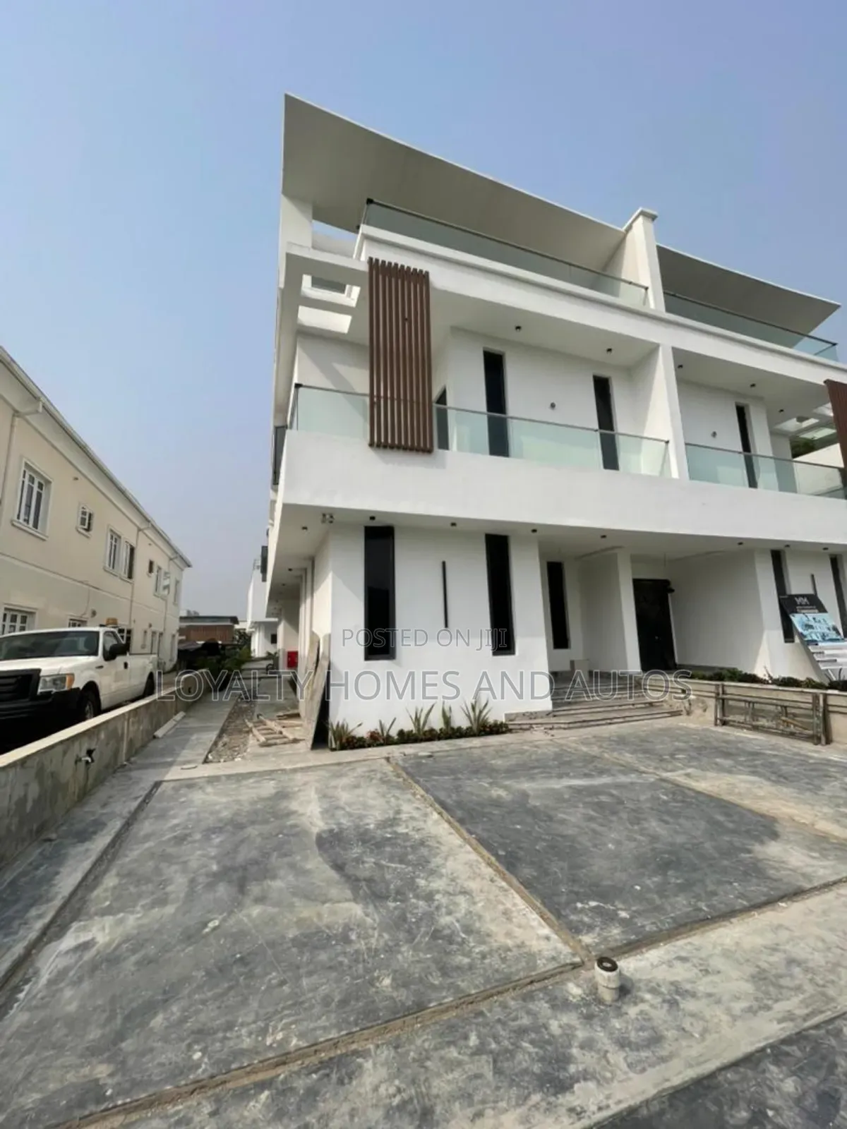 5bdrm Duplex in Ikate for sale in Ikate