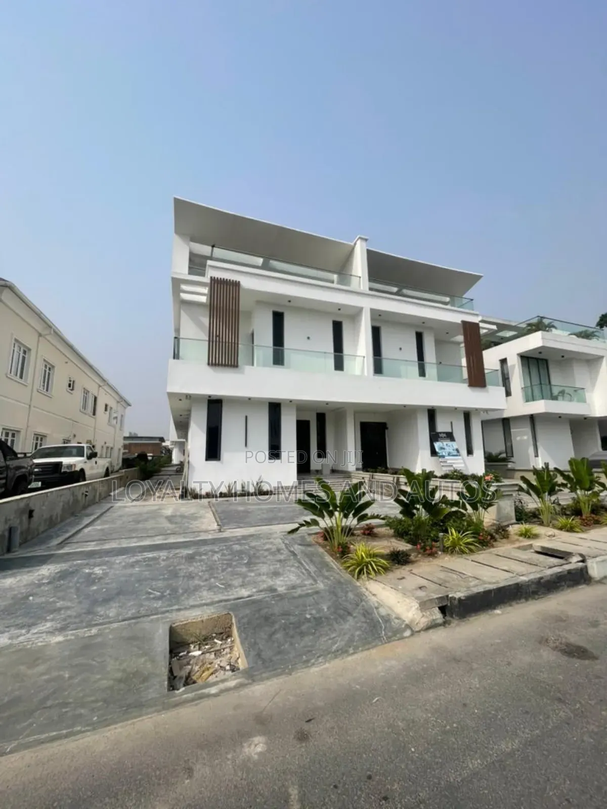 5bdrm Duplex in Ikate for sale in Ikate