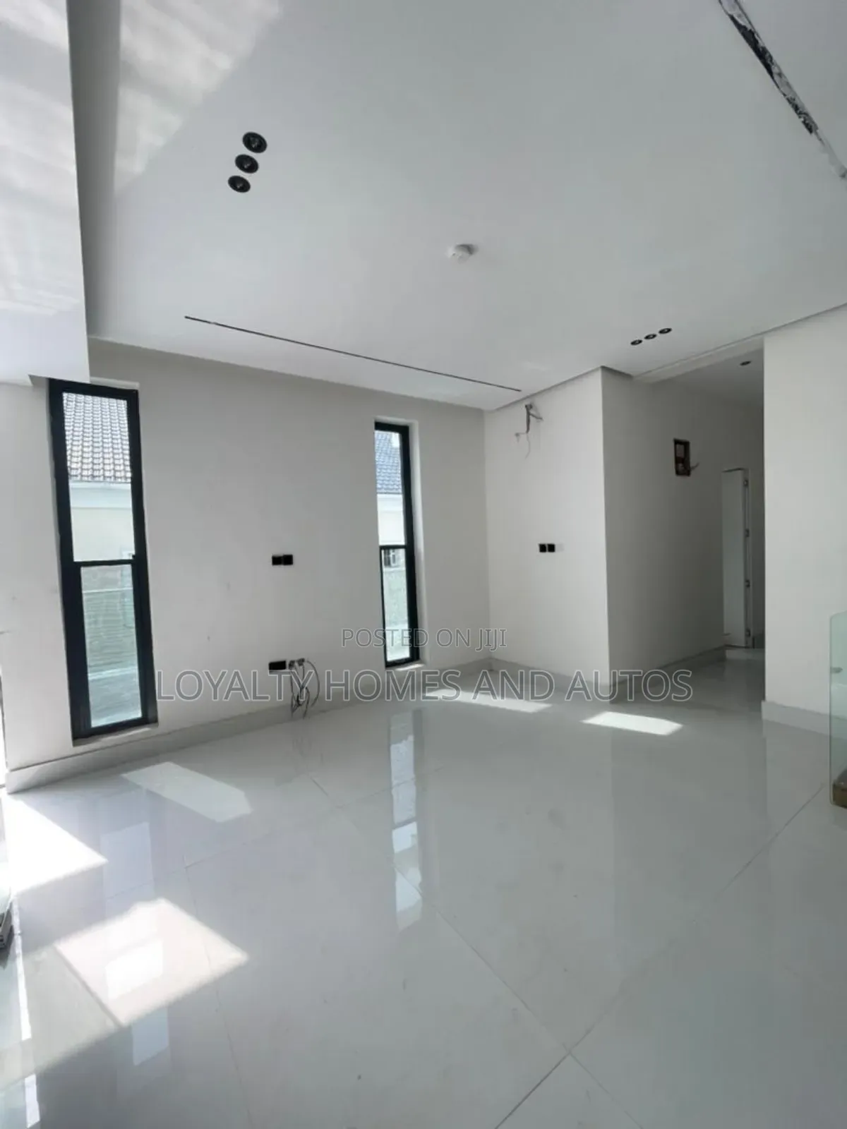 5bdrm Duplex in Ikate for sale in Ikate