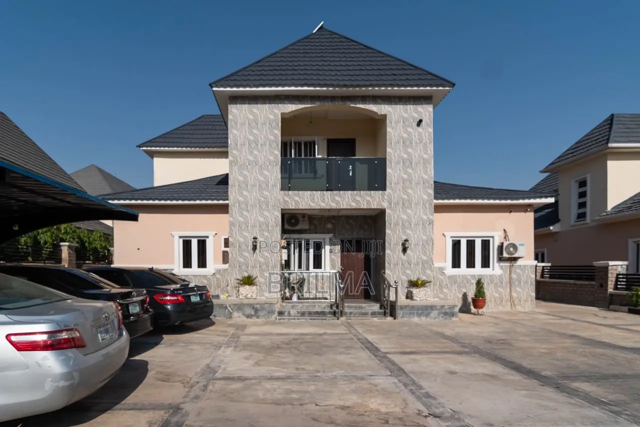 3bedrooms Fully Detached Duplex in Lugbe District