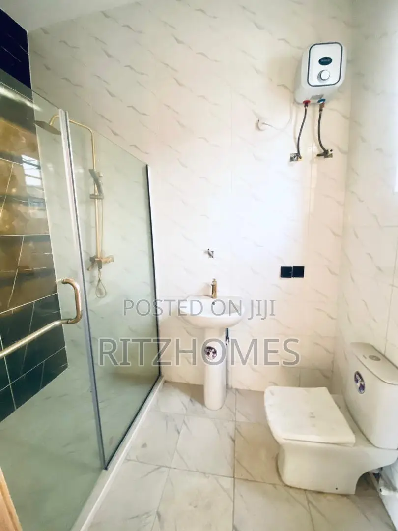 5bdrm Duplex in Off Lekki-Epe Expressway for sale in Off Lekki-Epe Expressway