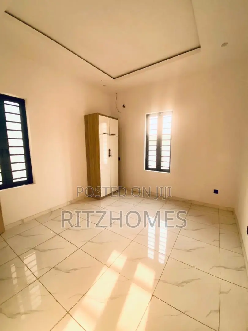 5bdrm Duplex in Off Lekki-Epe Expressway for sale in Off Lekki-Epe Expressway