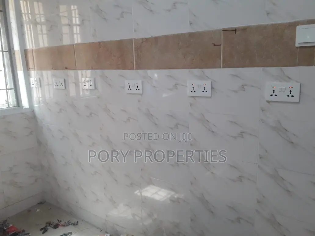 A Commercial 20 Bedroom,Very Modern 3 Storey Building in Agbowo