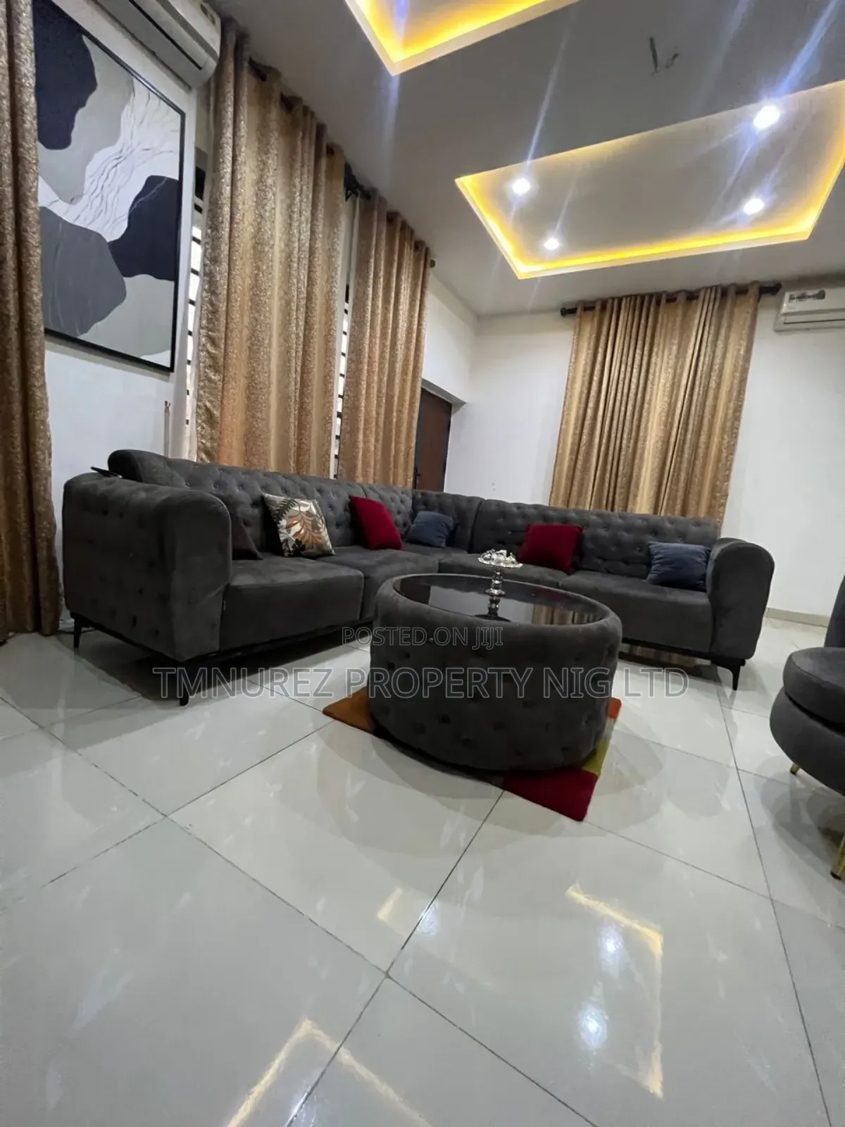 4bdrm Duplex in Orchild Road, Chevron for rent in Chevron