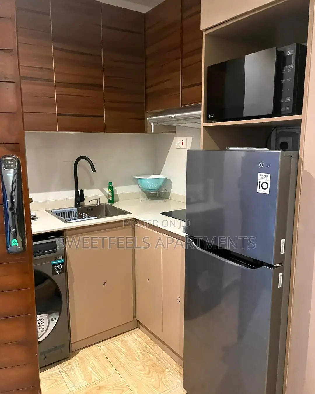 Crystal 
Fully Serviced Studio Loft Bedroom Apartment in Sabo / Yaba