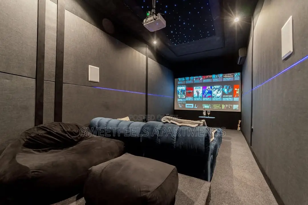2 Bedroom Cozy Apartment With Private Cinema in Banana Island
