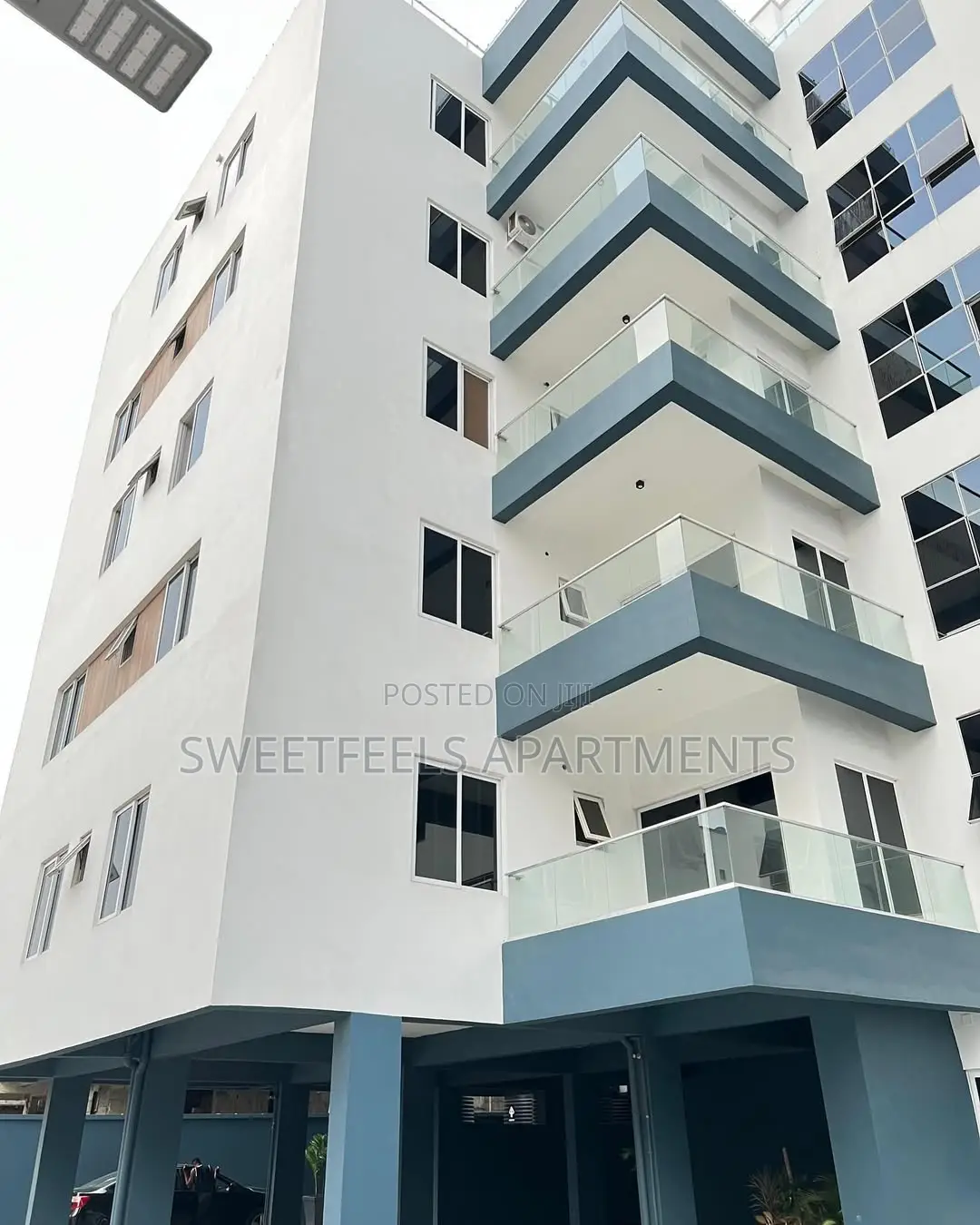 A Luxurious One Bedroom Apartment. in Ikate