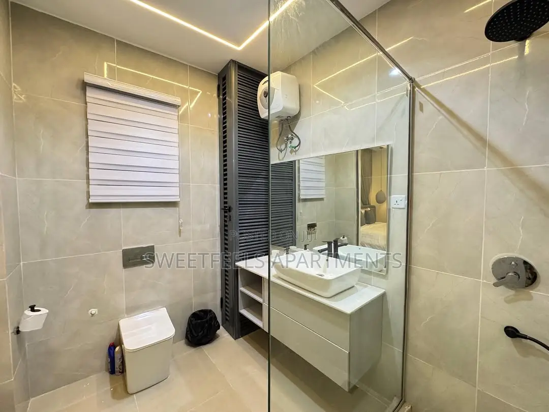 Tastefully Furnished Waterfront 2 Bedroom Apartment in Lekki Phase 1