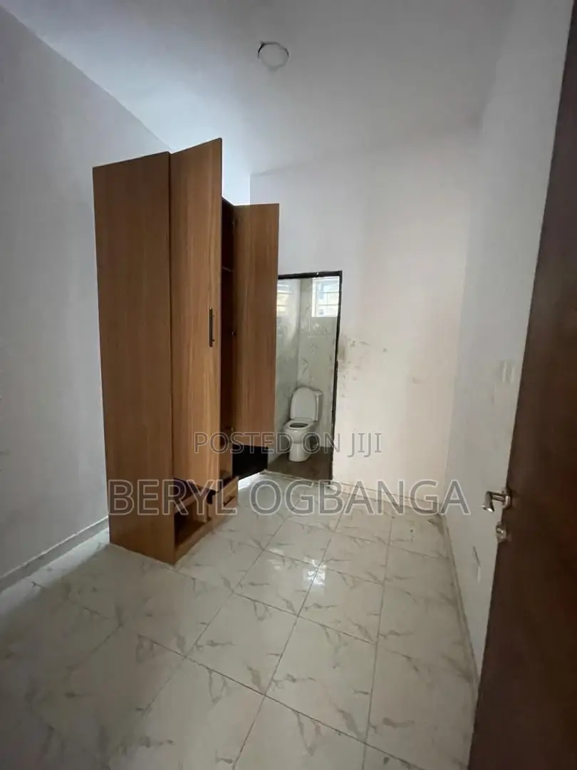 3bdrm Duplex in Ikota for sale in Ikota
