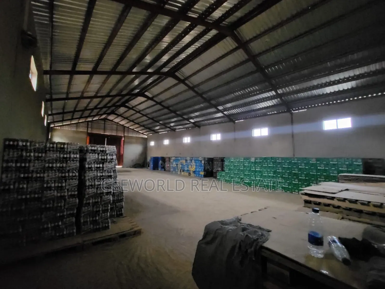 Ware House to Lease/Sales 3293 SQM With Office Space at Ibadan Exp. in CHallenge / Ibadan