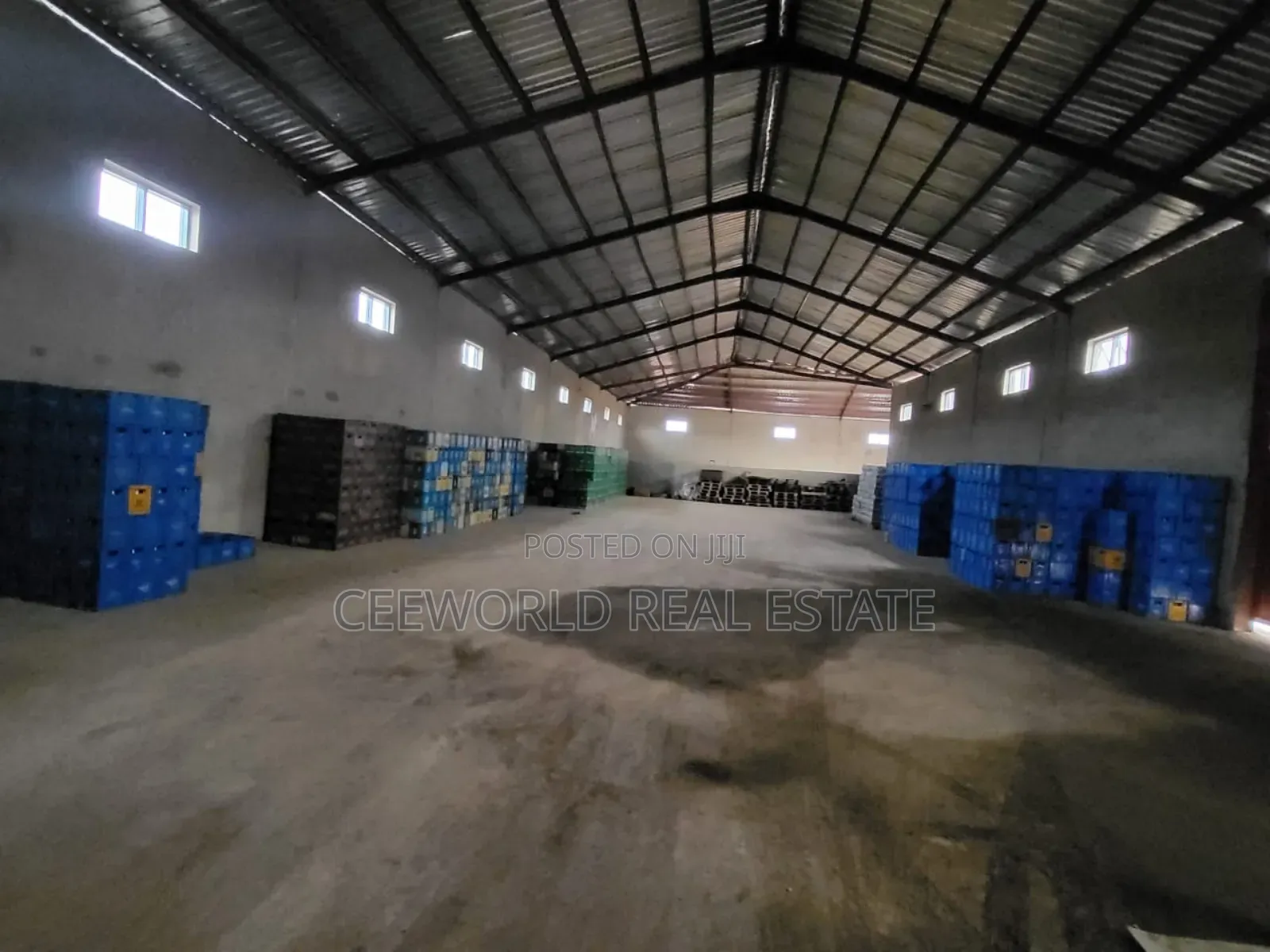Ware House to Lease/Sales 3293 SQM With Office Space at Ibadan Exp. in CHallenge / Ibadan