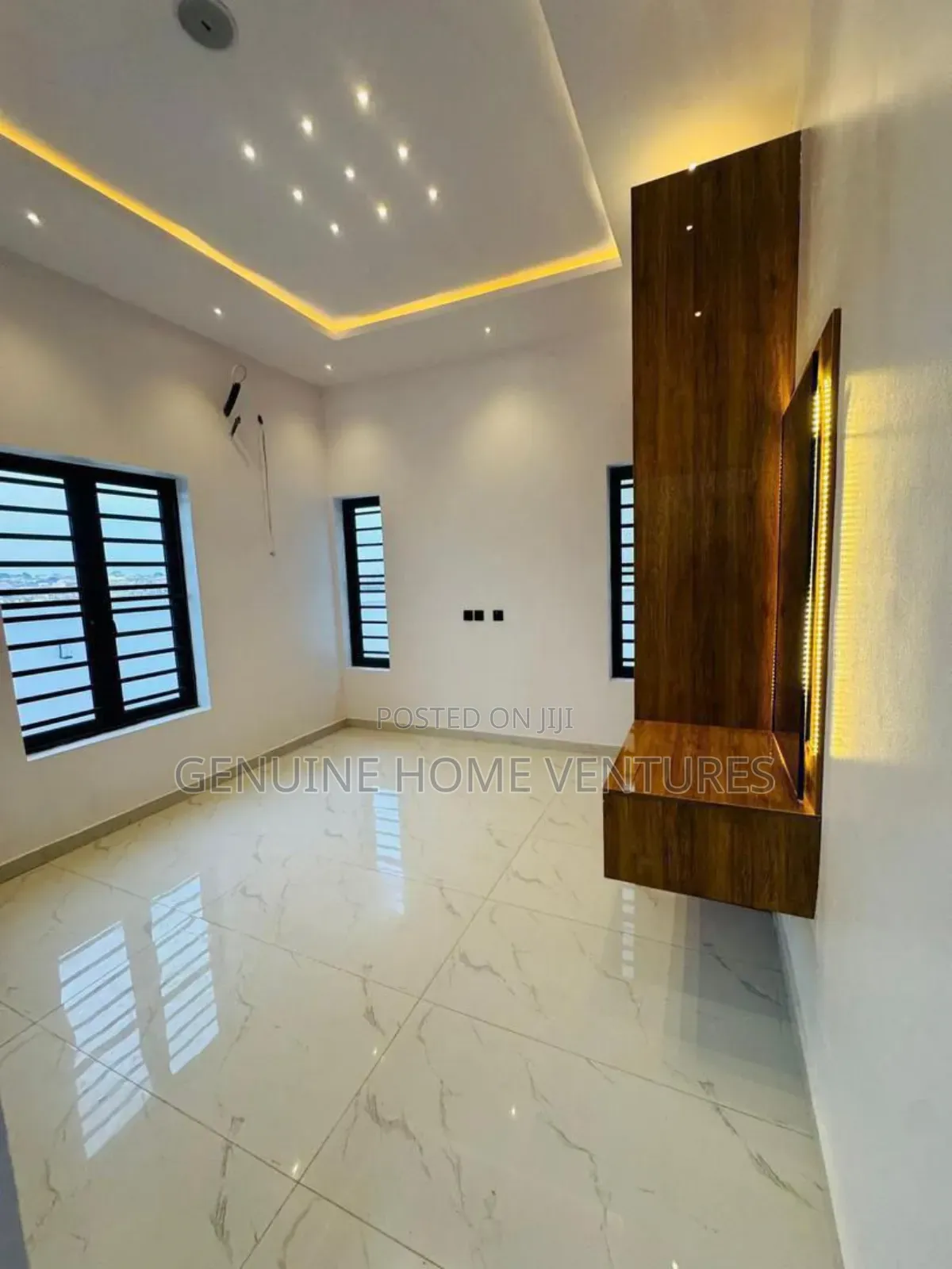 4bdrm Duplex in Oba Akran for sale in Oba Akran