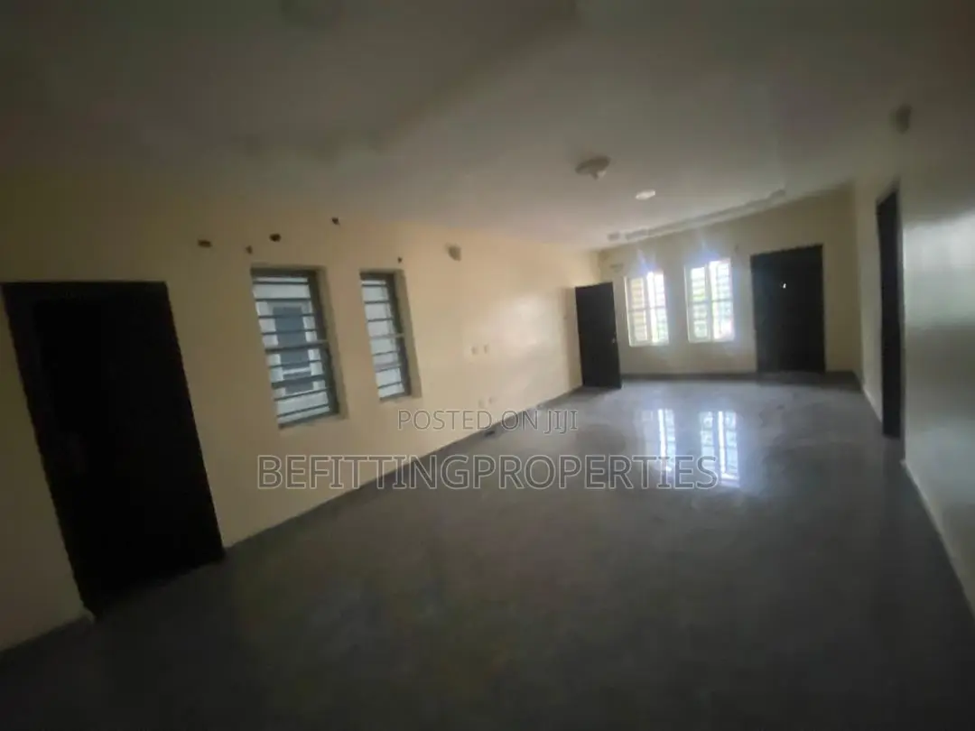 3bdrm Block of Flats in Ikeja GRA for sale in Ikeja GRA