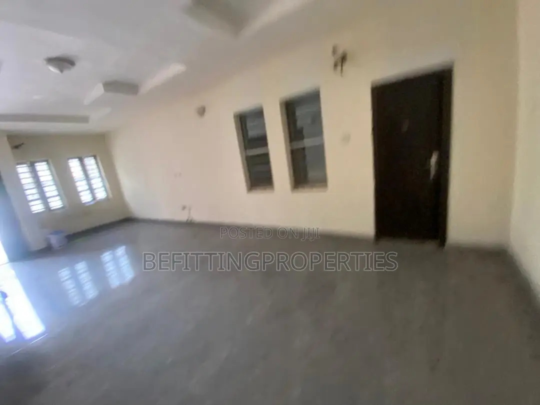 3bdrm Block of Flats in Ikeja GRA for sale in Ikeja GRA