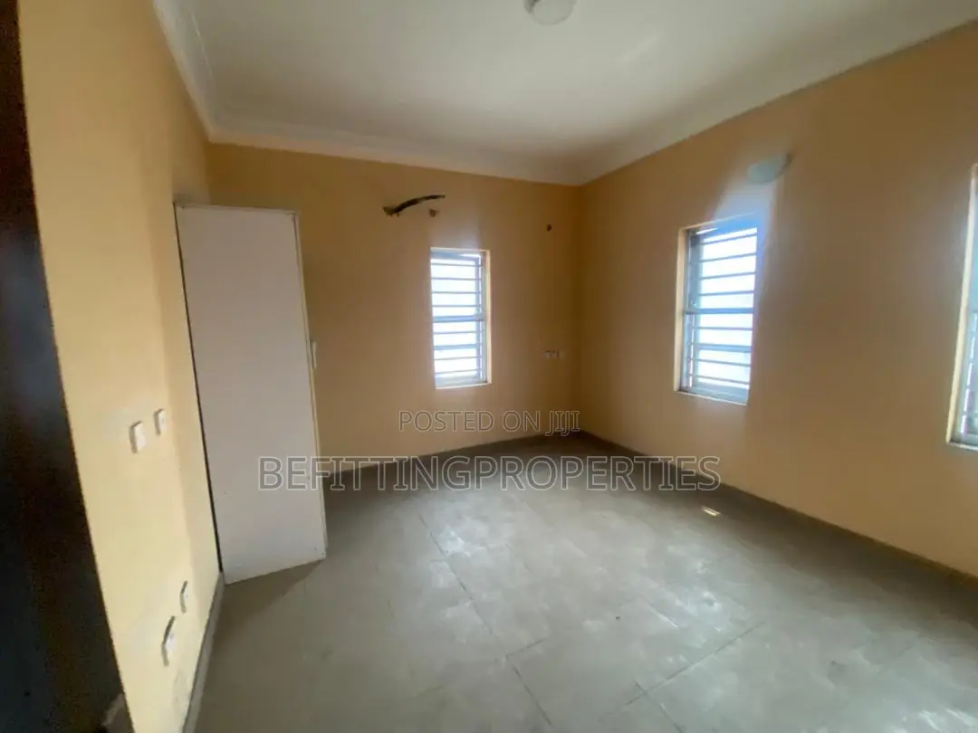 3bdrm Block of Flats in Ikeja GRA for sale in Ikeja GRA