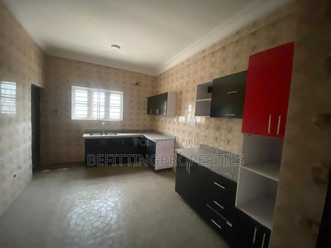 3bdrm Block of Flats in Ikeja GRA for sale in Ikeja GRA