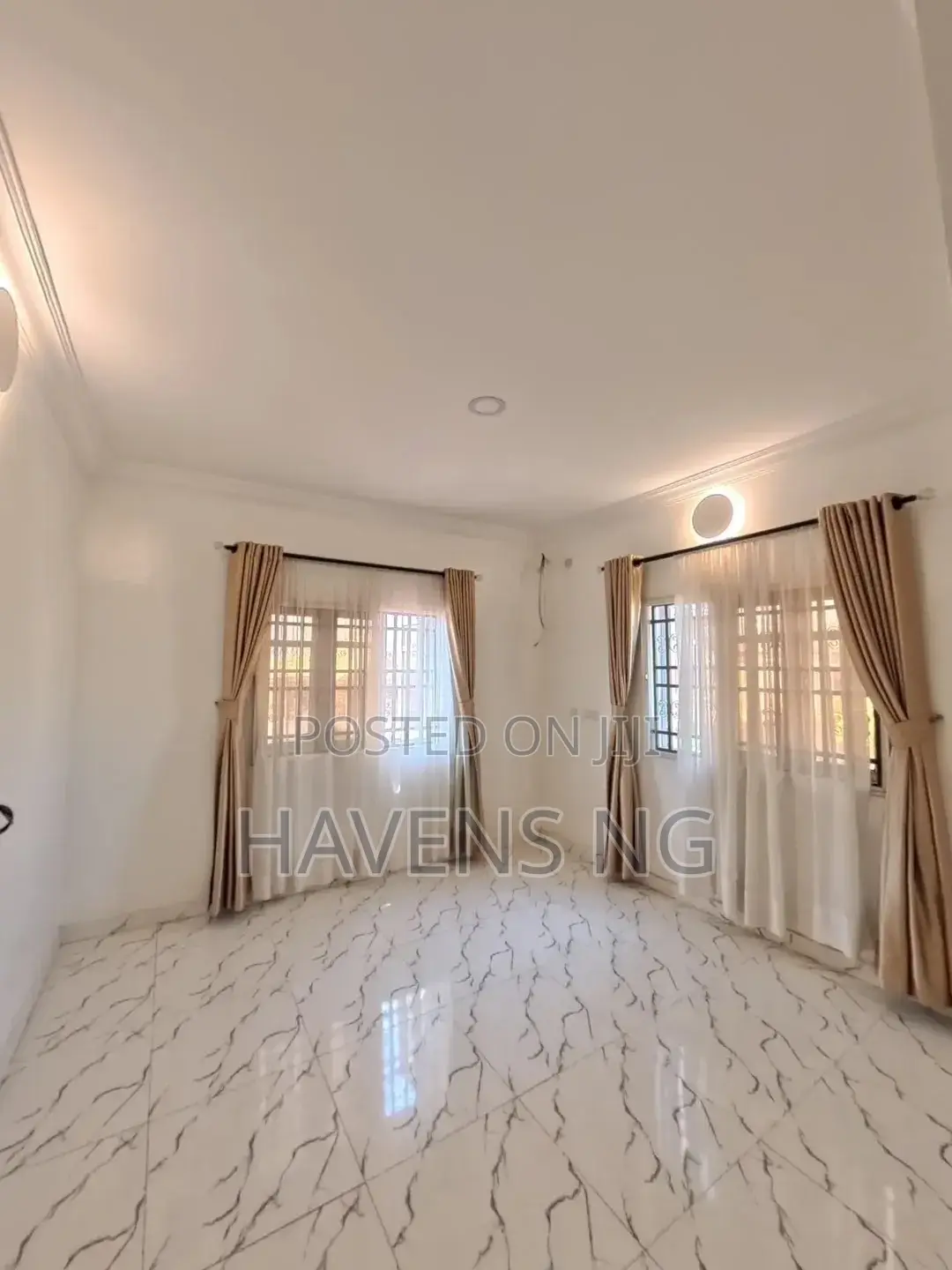 5bdrm Duplex in Ido for sale in Ido