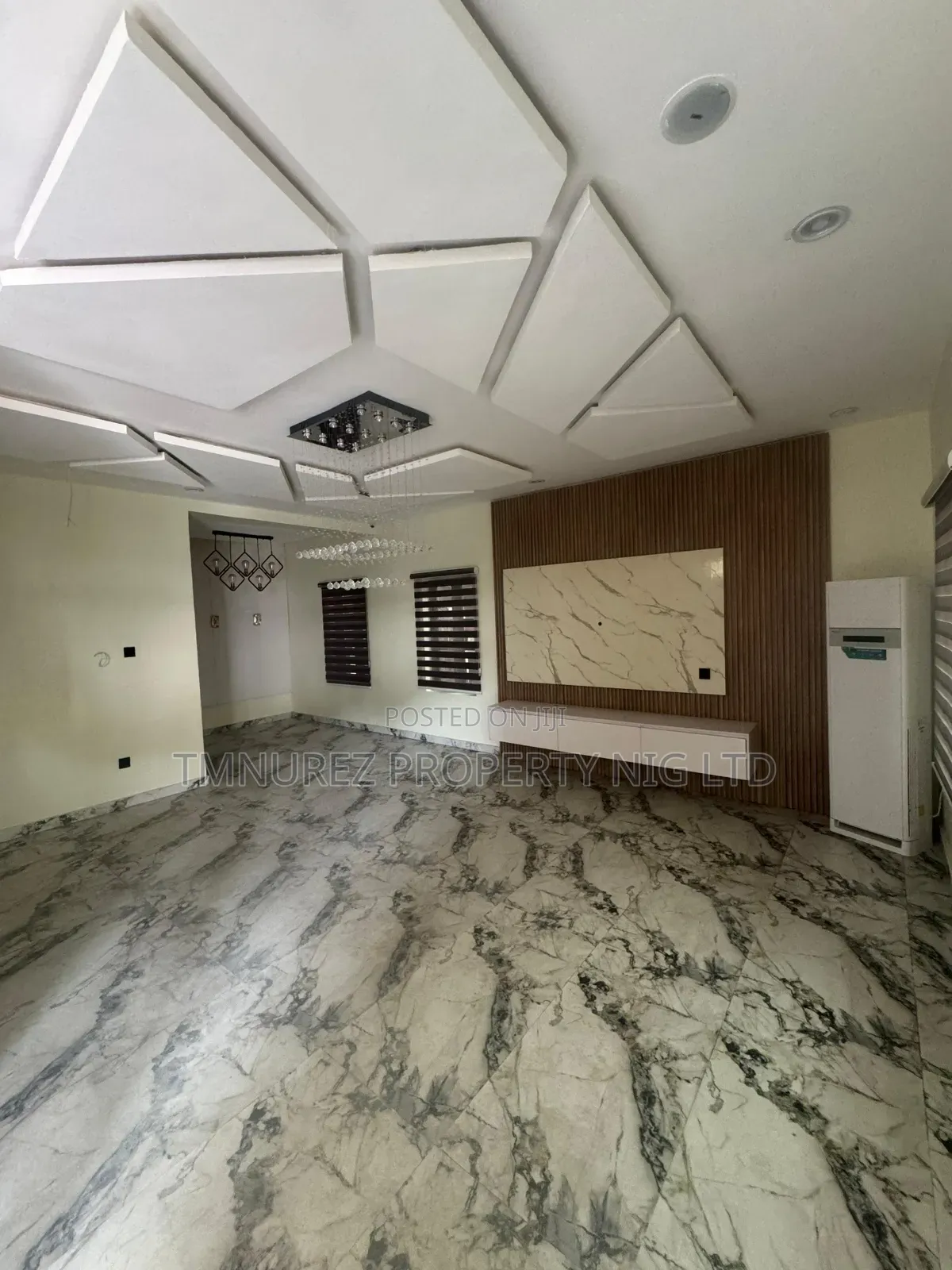 4bdrm Duplex in Orchild Estate, Chevron for rent in Chevron