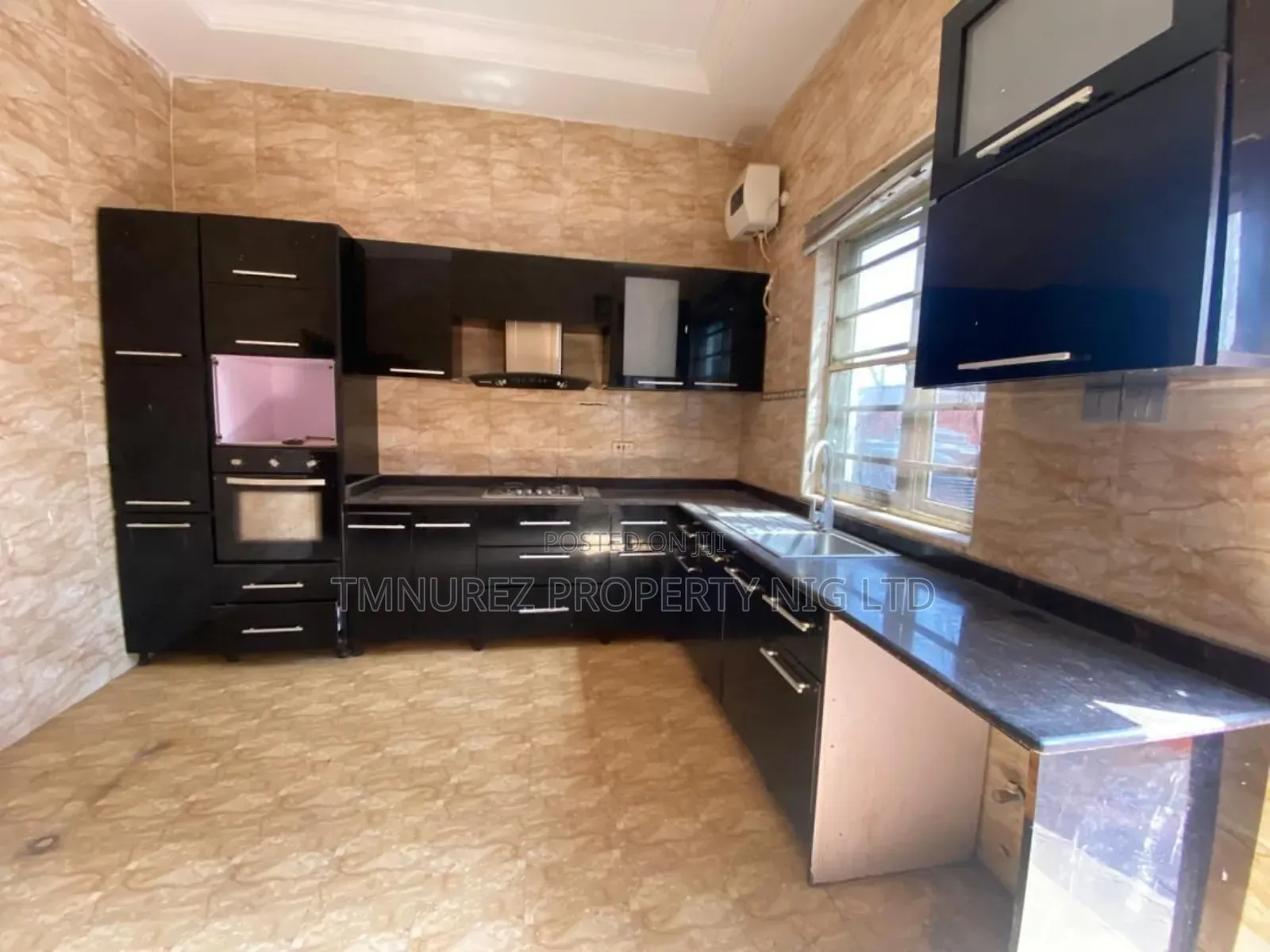 3bdrm Apartment in Agungi for rent in Agungi