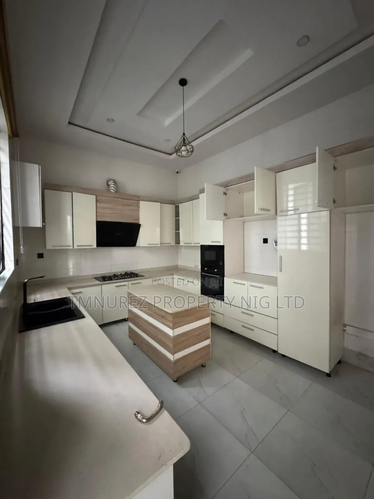 4bdrm Duplex in Chevron for rent in Chevron