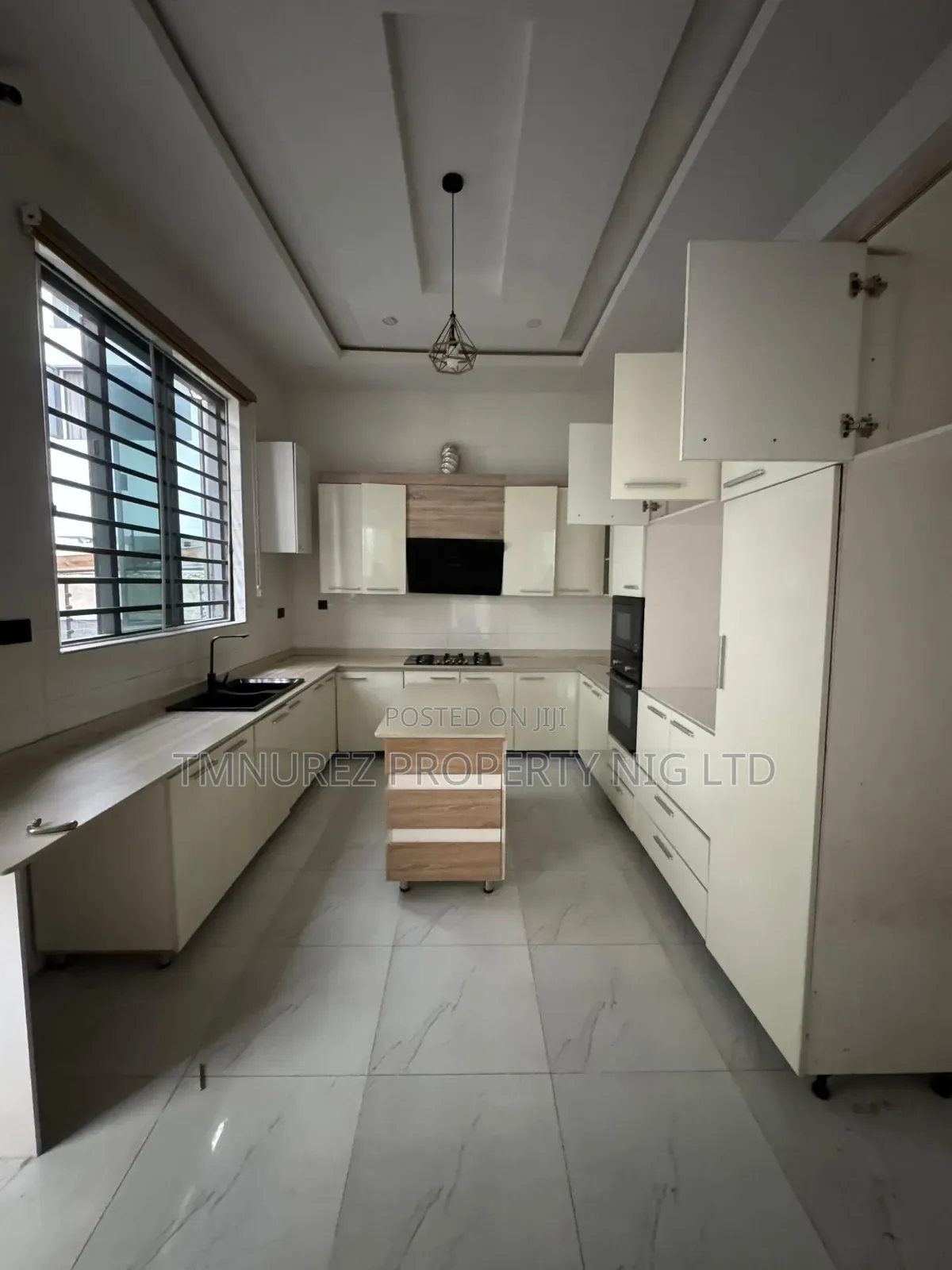 4bdrm Duplex in Chevron for rent in Chevron
