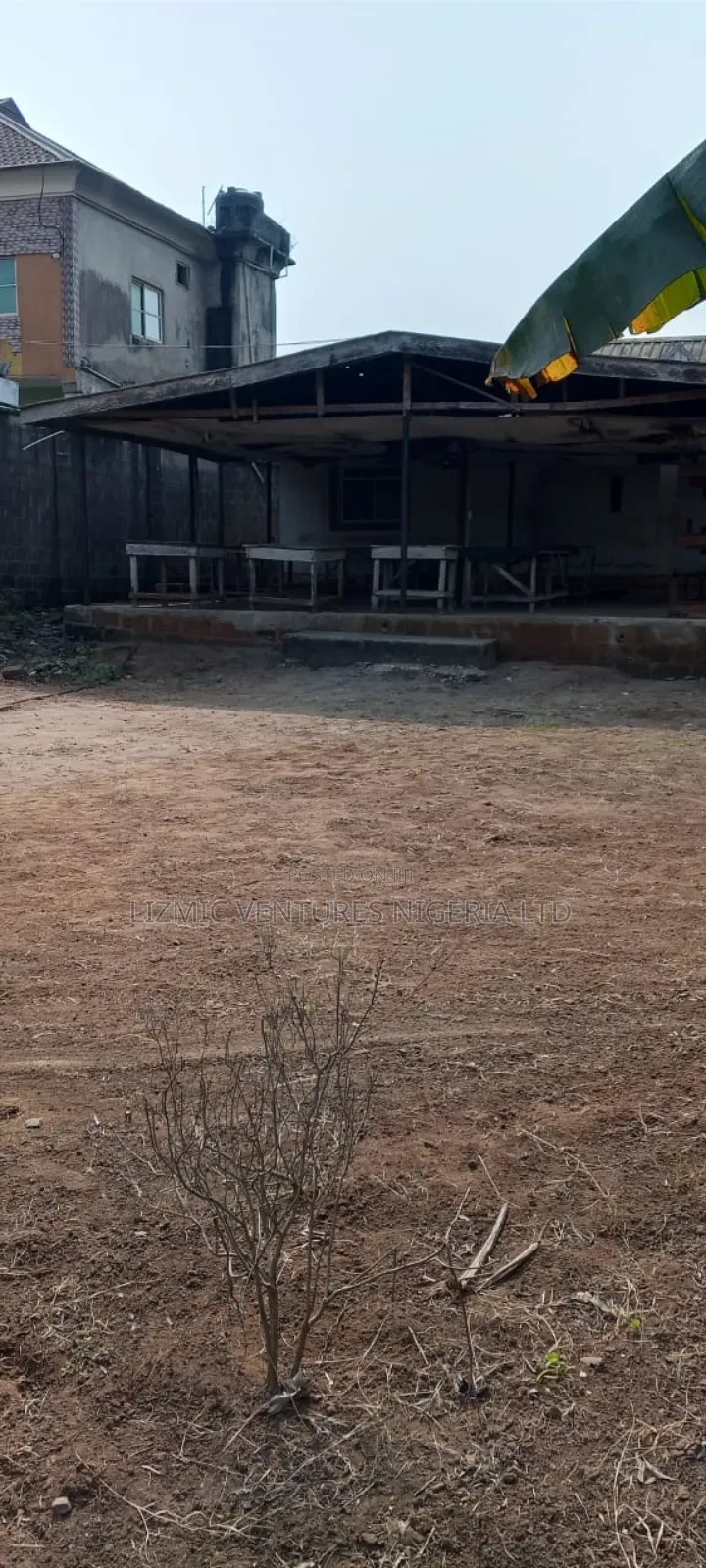 3bdrm Bungalow in Isuti Rd, Ikotun / Ikotun/Igando for sale in Ikotun / Ikotun/Igando