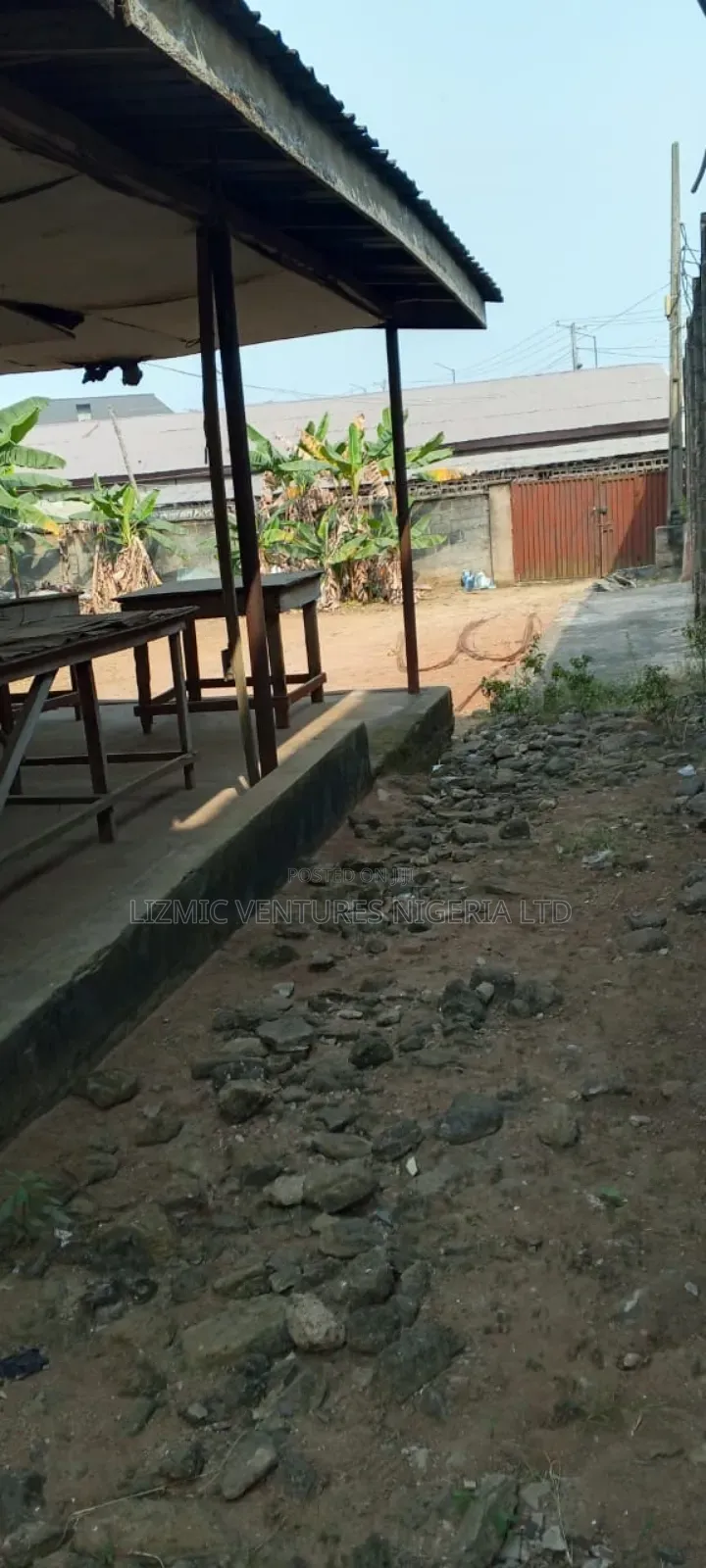 3bdrm Bungalow in Isuti Rd, Ikotun / Ikotun/Igando for sale in Ikotun / Ikotun/Igando