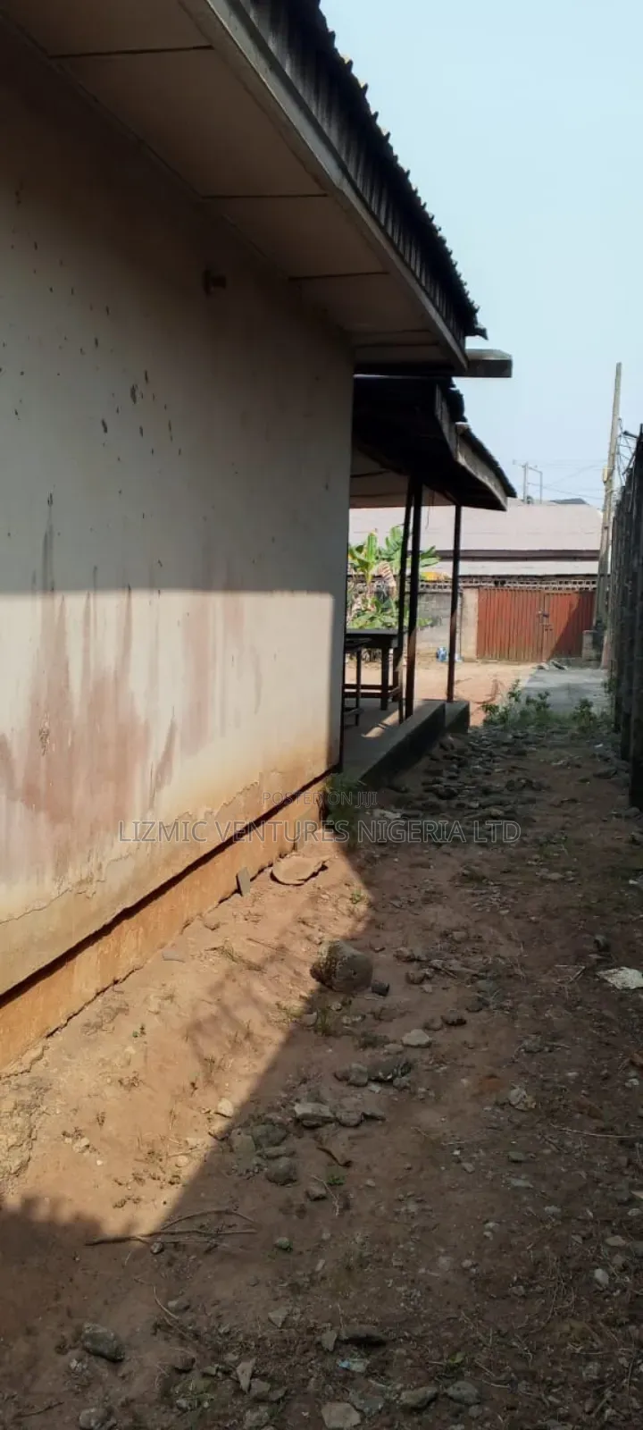 3bdrm Bungalow in Isuti Rd, Ikotun / Ikotun/Igando for sale in Ikotun / Ikotun/Igando