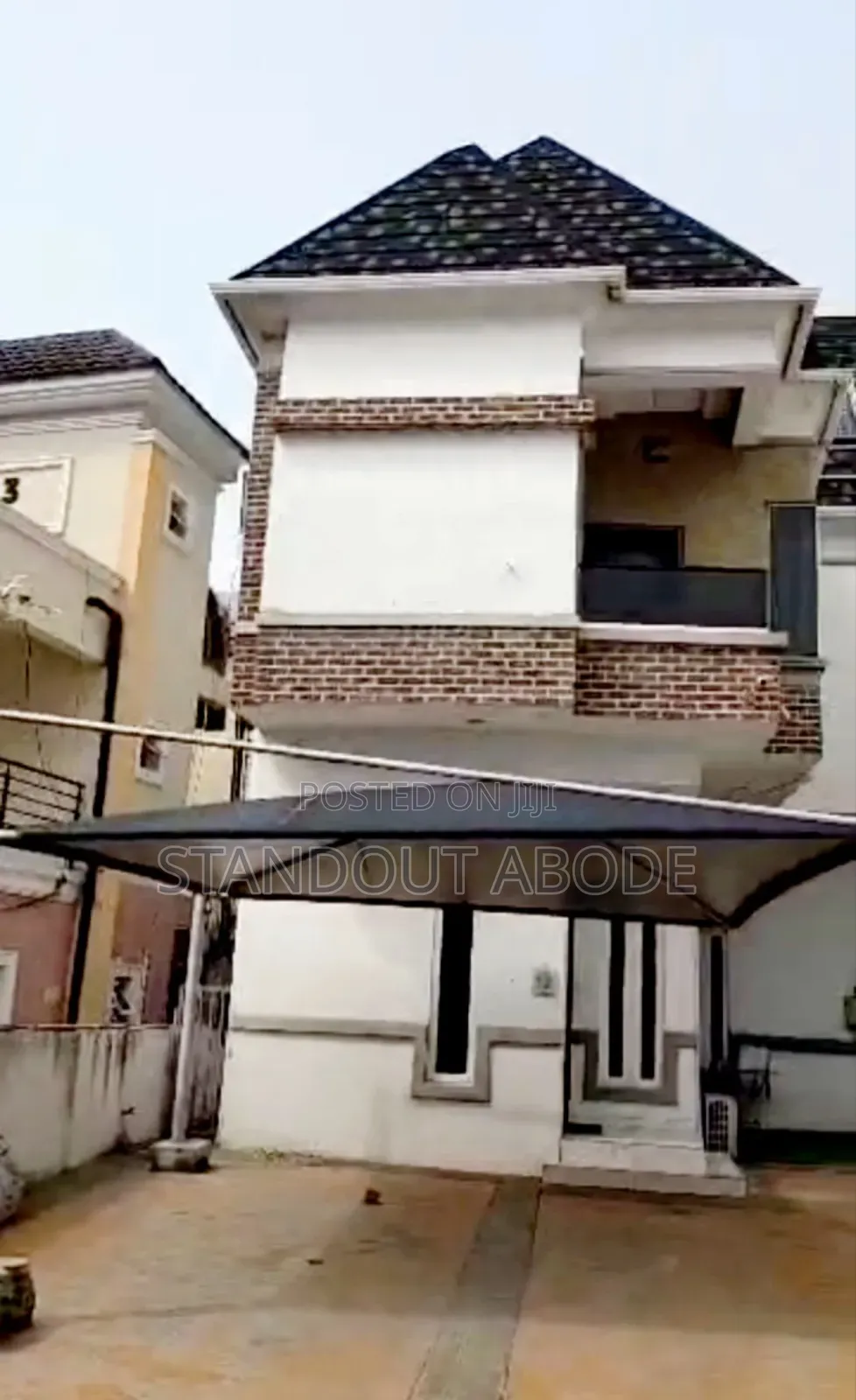 4bdrm Duplex in In An Estate, Osapa london for sale in Osapa london