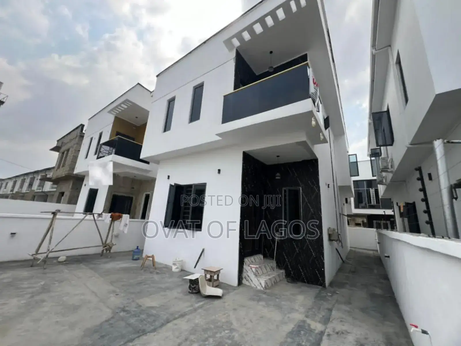 4bdrm Duplex in Ikota for sale in Ikota