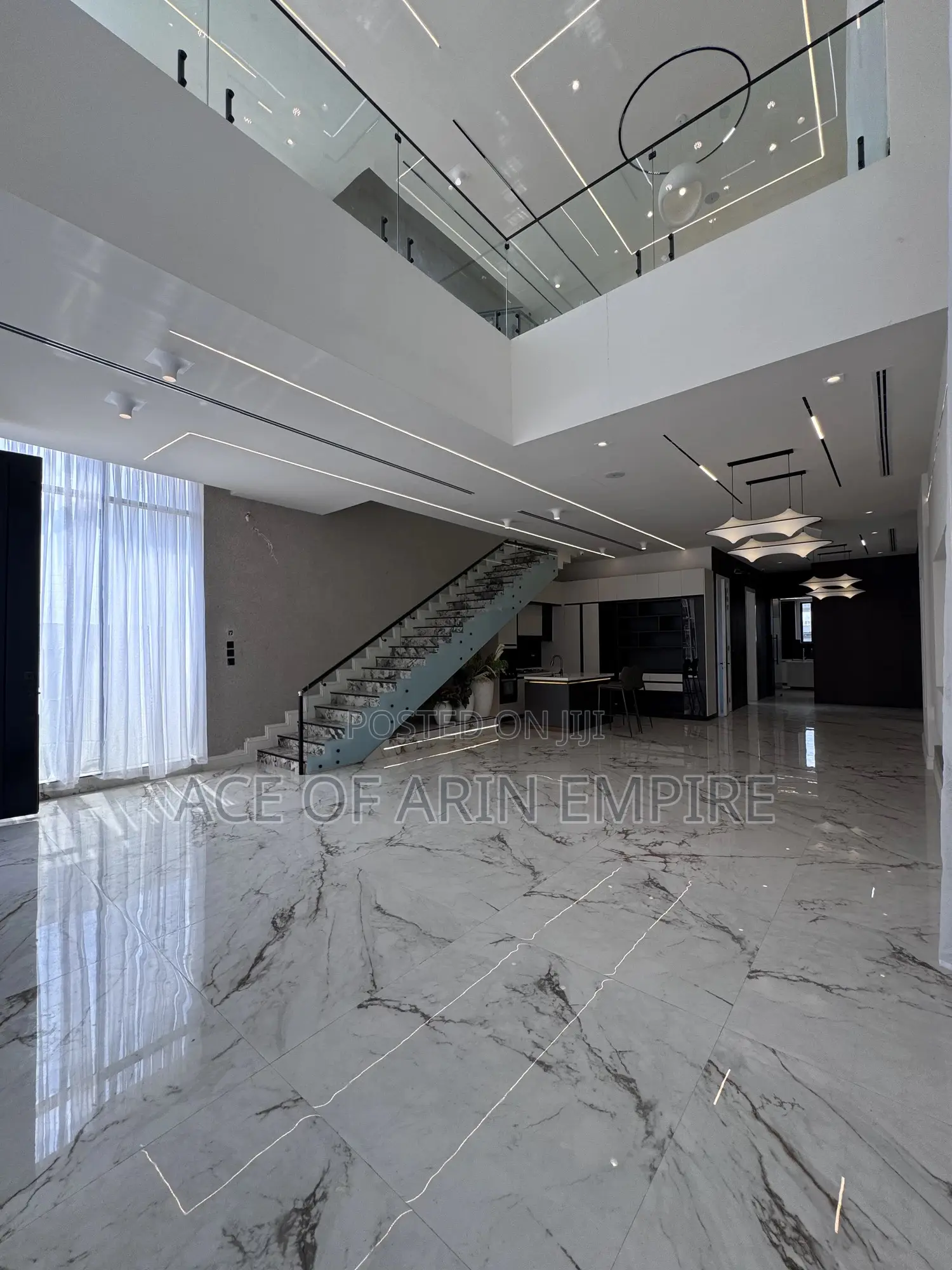 5bdrm Duplex in Lekki Phase 1 for sale in Lekki Phase 1