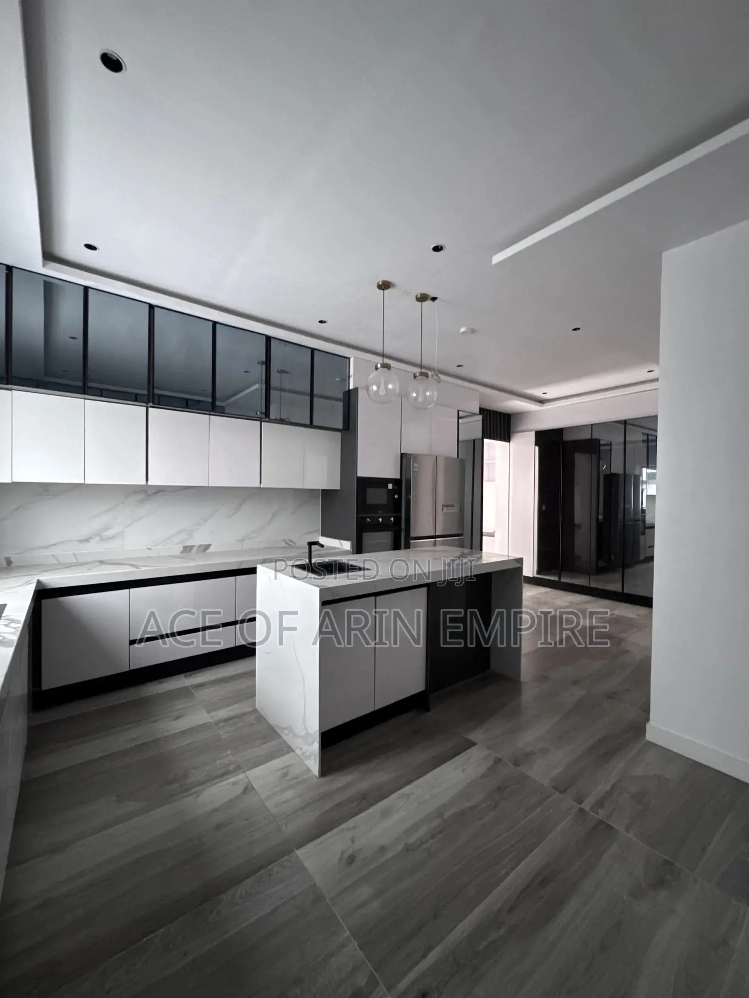 5bdrm Duplex in Lekki Phase 1 for sale in Lekki Phase 1